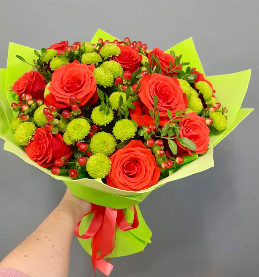 Букет цветов из: Хризантемы и Розы в Советском Руно