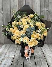 Букет цветов из:  Розы и Лизиантусы #REPLACE_PRED# Советском Руно