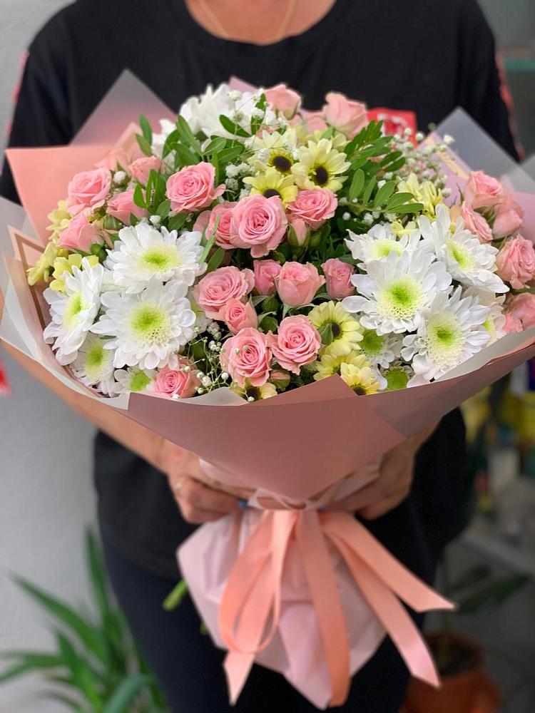 Букет цветов из: Розы и Хризантемы в Советском Руно