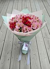 Букет цветов из:  Альстромерии #REPLACE_PRED# Советском Руно