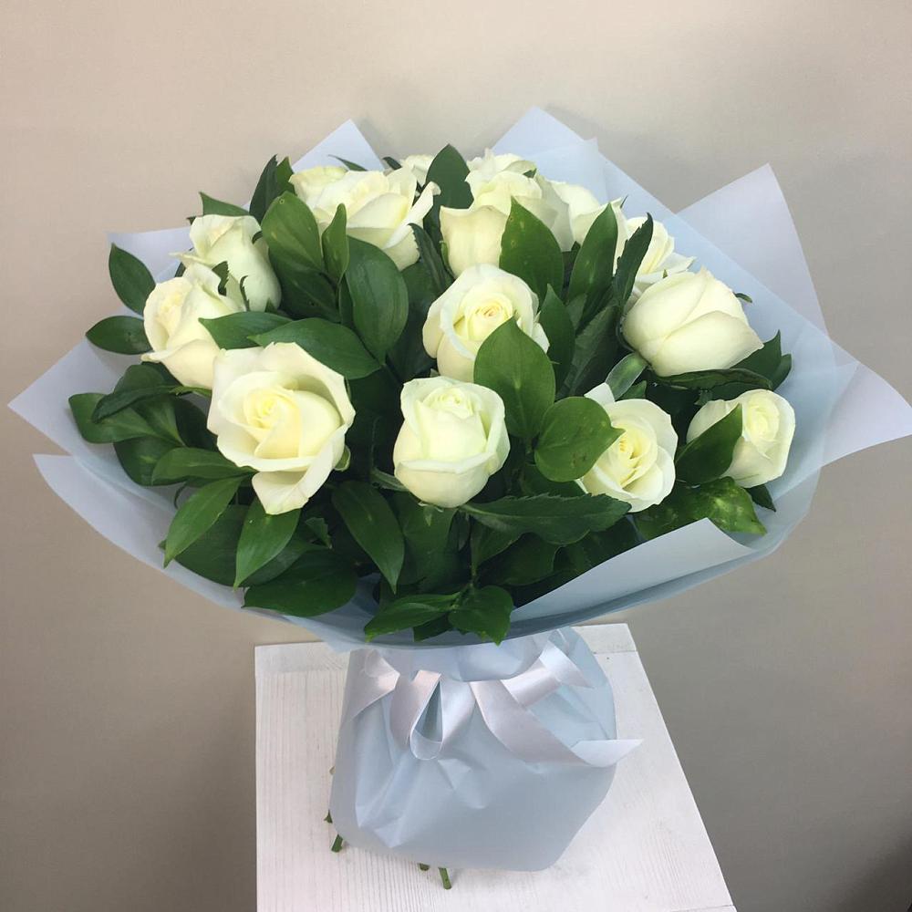 Букет 15 Белых роз Проуд в Советском Руно