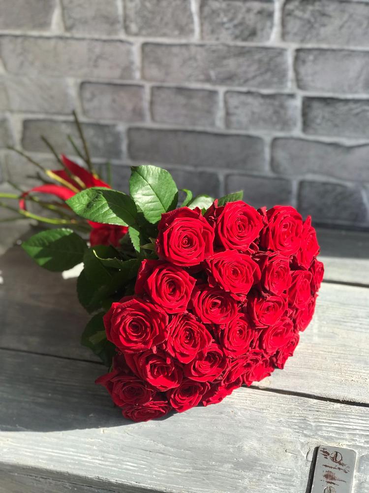 Букет Красные розы Фридом в Советском Руно