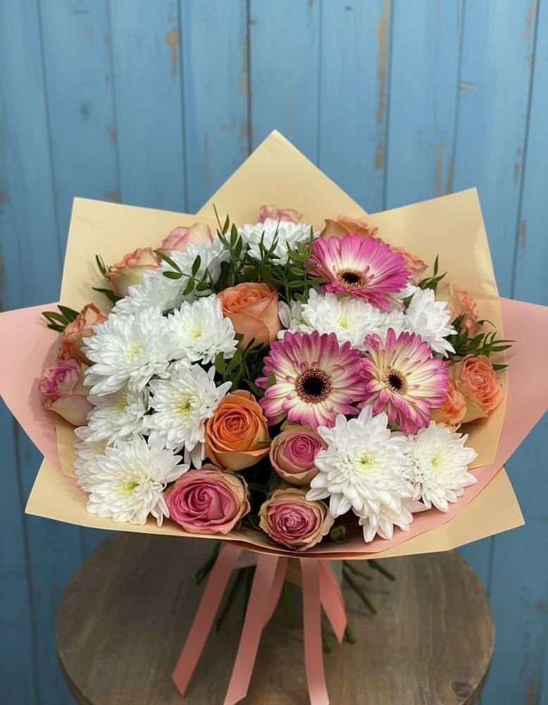 Букет цветов из: Розы, Герберы и Хризантемы в Советском Руно