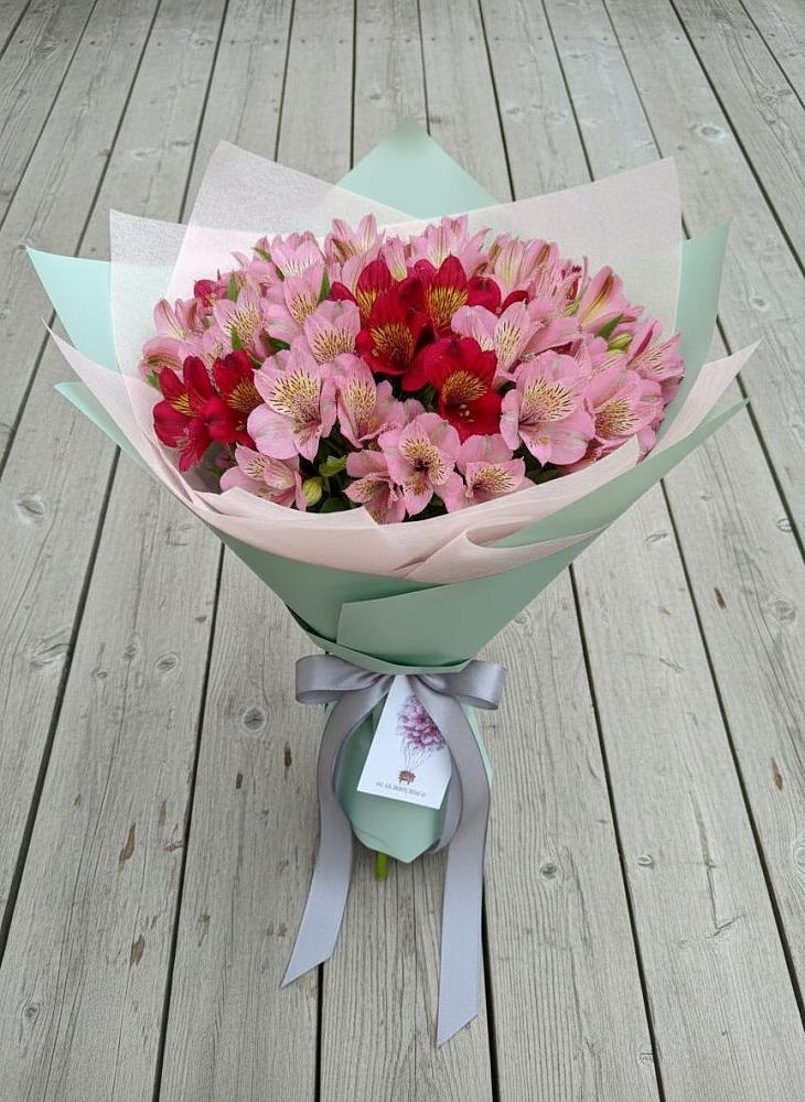 Букет цветов из: Альстромерии в Советском Руно