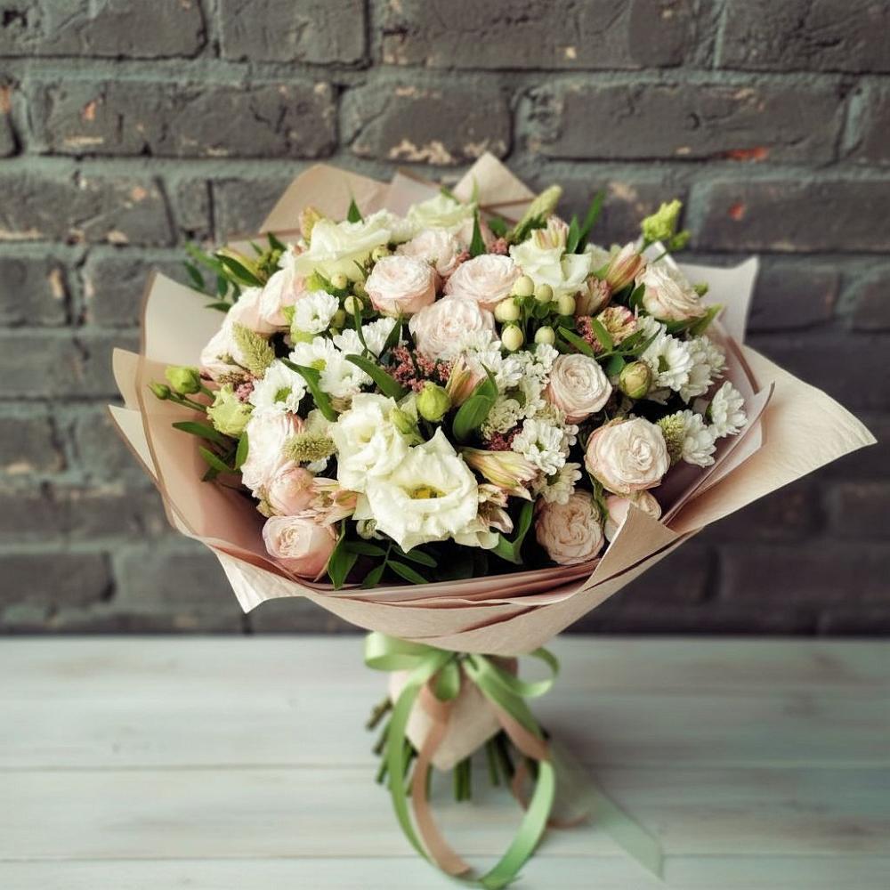 Букет цветов из: Альстромерии, Розы и Хризантемы в Советском Руно