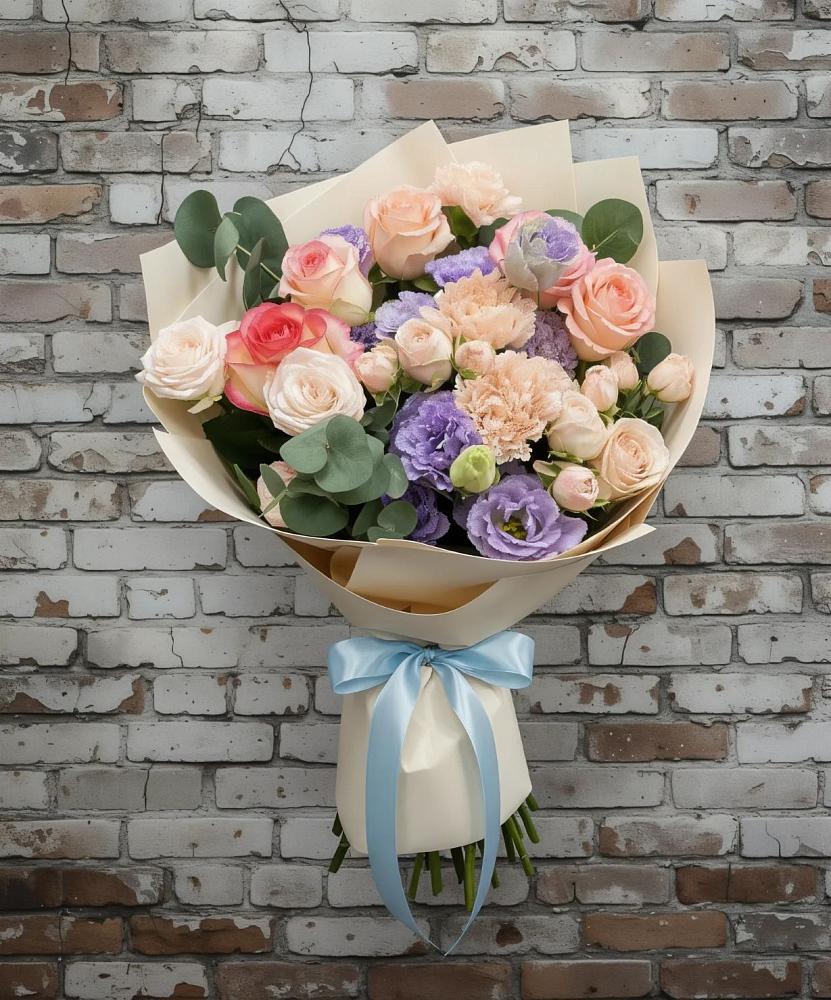 Букет цветов из: Розы, Лизиантусы и Гвоздики в Советском Руно