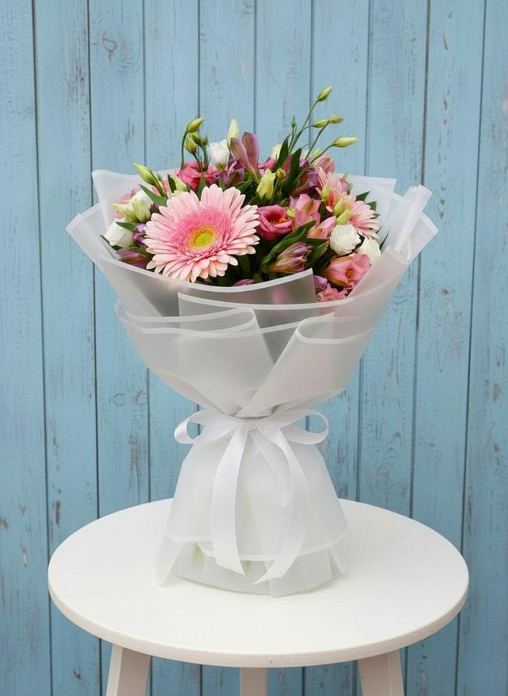 Букет цветов из: Герберы, Альстромерии и Лизиантусы в Советском Руно