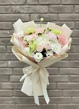 Букет цветов из:  Гвоздики, Розы, Лизиантусы и Хризантемы #REPLACE_PRED# Советском Руно