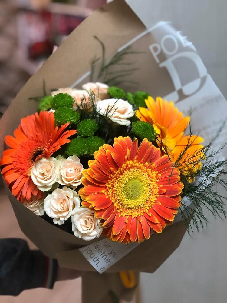 Букет цветов из: Герберы, Хризантемы и Розы в Советском Руно