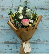 Букет цветов из:  Розы и Лизиантусы в Советском Руно