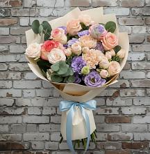 Букет цветов из:  Розы, Лизиантусы и Гвоздики #REPLACE_PRED# Советском Руно
