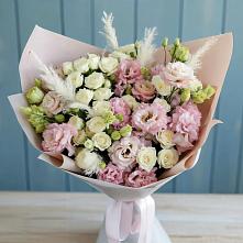 Букет цветов из:  Альстромерии и Розы в Советском Руно