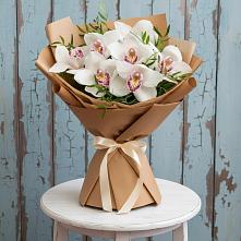 Букет цветов из:  Орхидеи и Розы в Советском Руно