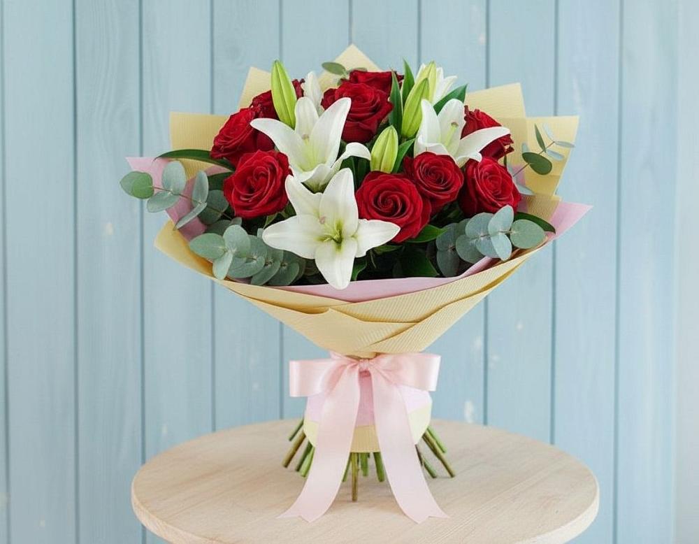 Букет цветов из: Лилии и Розы в Советском Руно